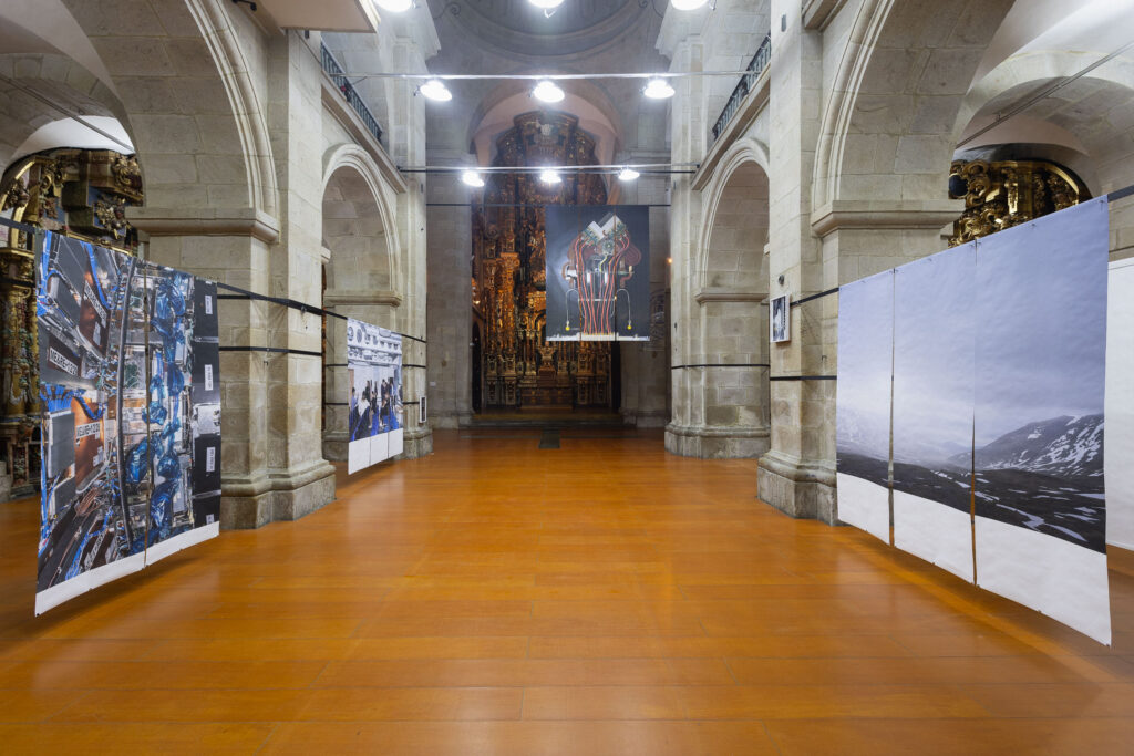 A exposición pode visitarse na Igrexa da Universidade. Crédito da fotografía: Manu Suárez.