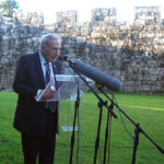 Carlos Pajares, durante o seu discurso no acto de entrega do premio Lois Peña Novo. Foto: Pío García.