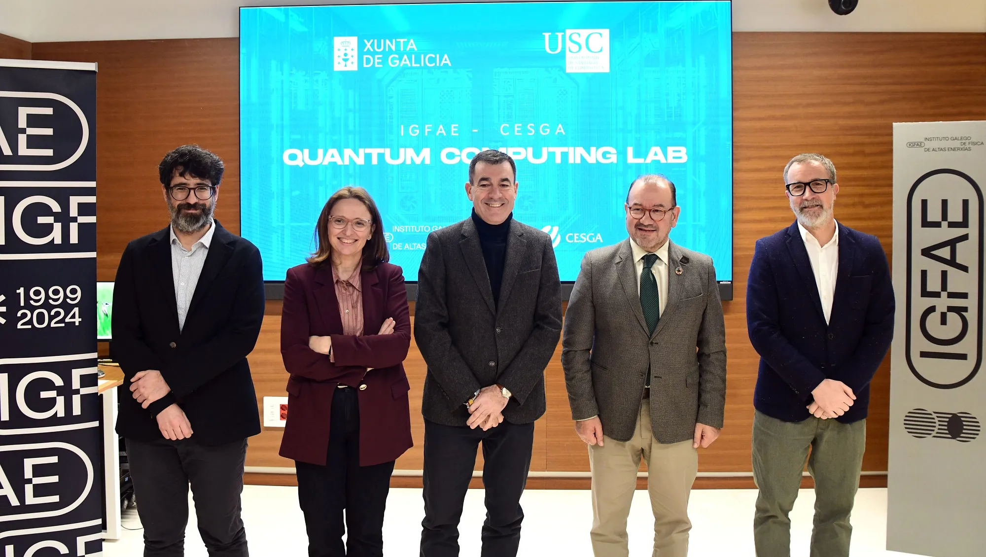 De esquerda a dereita, Lois Orosa Nogueira (director do CESGA), Carmen Cotelo Queijo (directora de GAIN), Román Rodríguez (conselleiro), Antonio López Díaz (reitor da USC) e Carlos A. Salgado (director do IGFAE). Foto: Santi Alvite / USC.